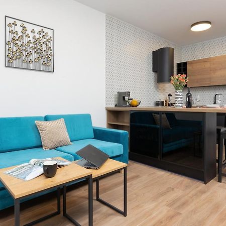 Srodmiescie Warsaw Muranow Apartments With Parking By Noclegi Renters Exterior photo