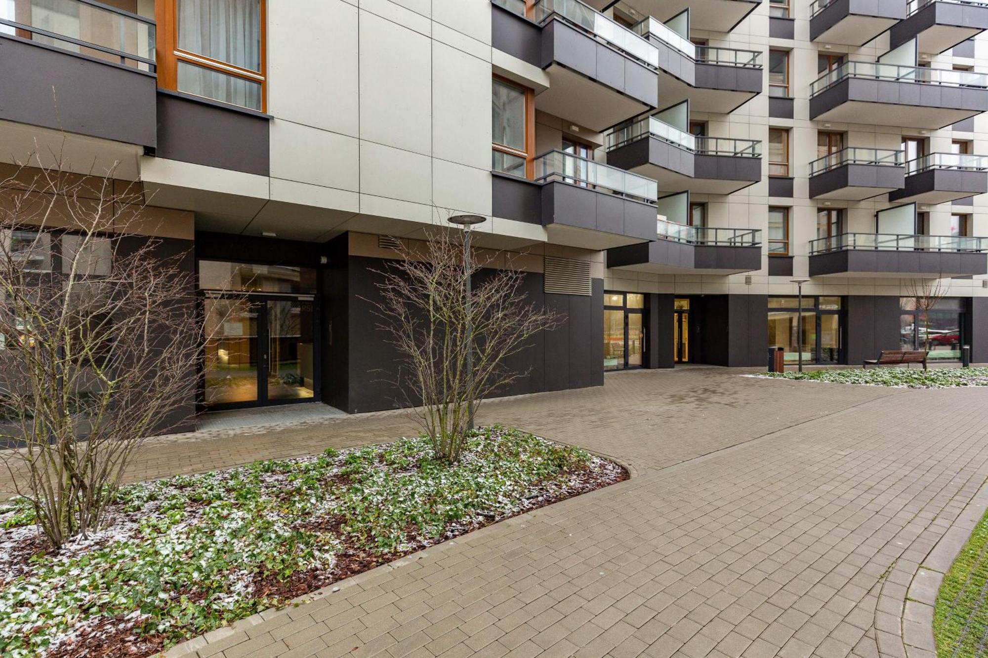 Srodmiescie Warsaw Muranow Apartments With Parking By Noclegi Renters Exterior photo